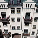 Two Level In The Art Nouveau Area شقة *