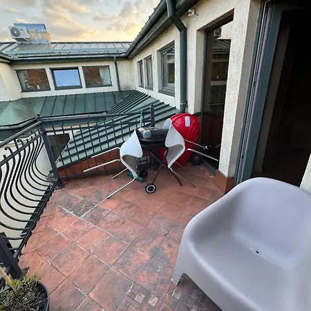 Two Level In The Art Nouveau Area شقة