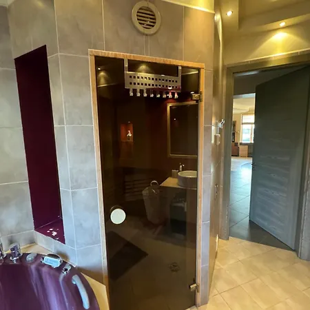 Two Level In The Art Nouveau Area شقة *