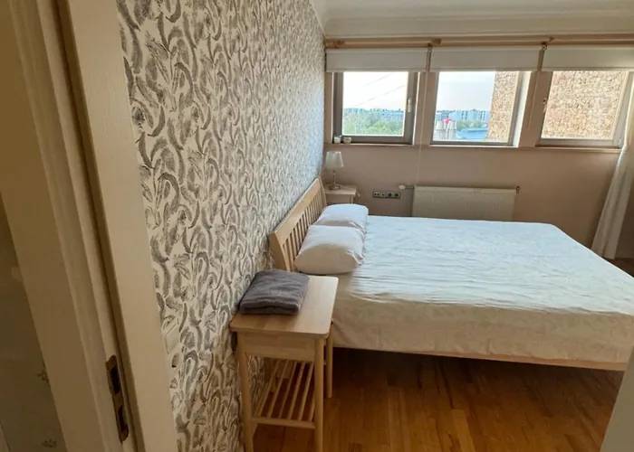 Апартаменти Two Level In The Art Nouveau Area