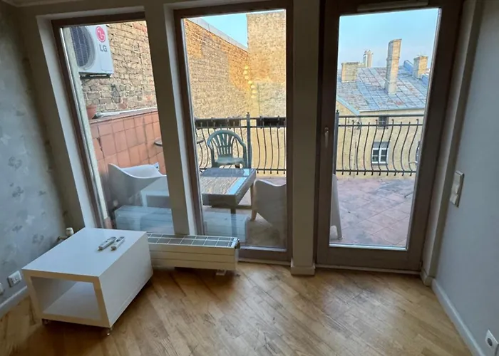 Two Level In The Art Nouveau Area Апартаменти *