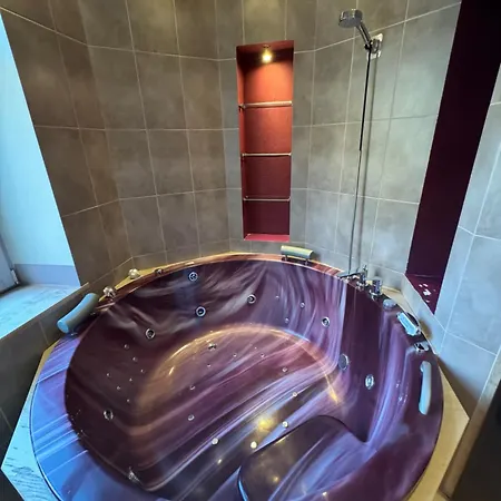 Two Level In The Art Nouveau Area Apartment